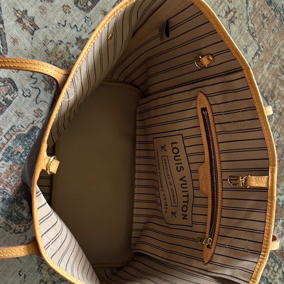 Louis Vuitton Neverfull MM Monogram Tote Bag - Brown - Picture 4 of 4